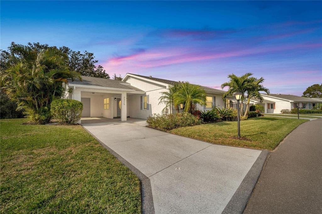 2315 GAINESBOROUGH LOOP UNIT 235 SUN CITY CENTER, FL 33573