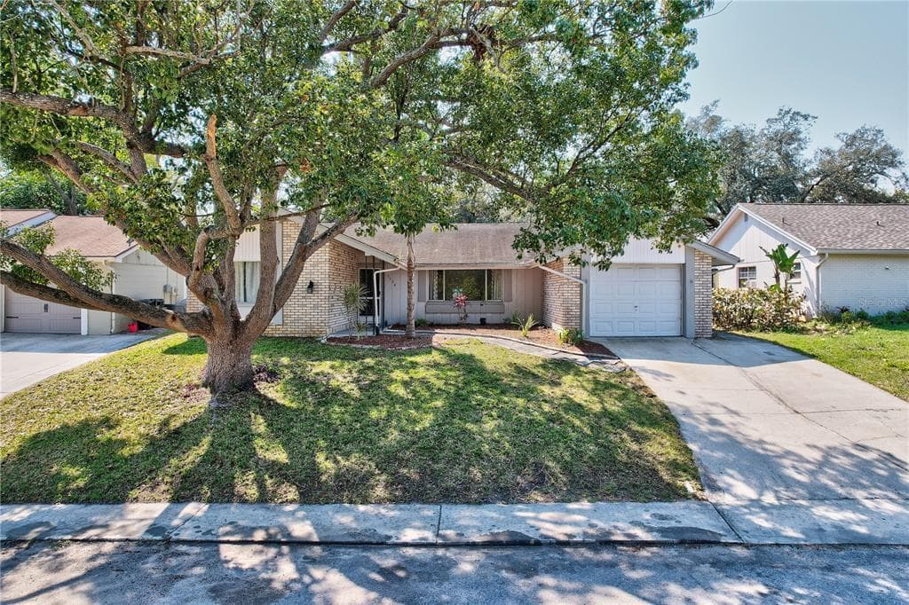 8504 HUNTING SADDLE DRIVE HUDSON, FL 34667