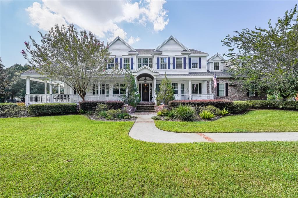 8410 KENAVIS PLACE