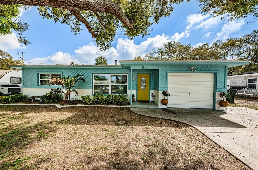 809 HELENA DRIVE