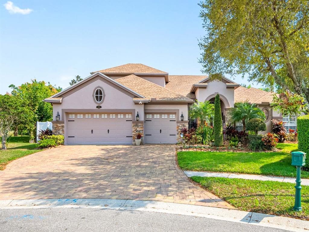 2104 CLIMBING IVY DRIVE TAMPA, FL 33618