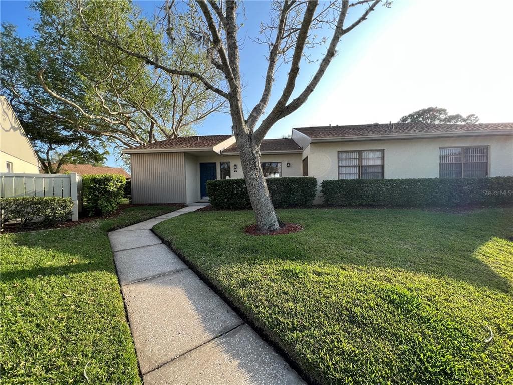 20 EVELYN COURT OLDSMAR, FL 34677
