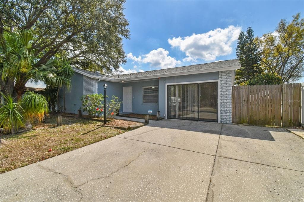 1016 BRIDLEWOOD WAY BRANDON, FL 33511