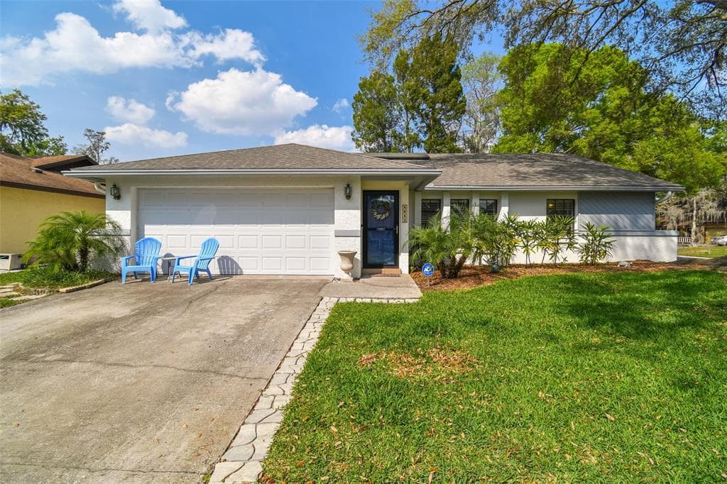 8042 FAWNRIDGE CIRCLE TAMPA, FL 33610