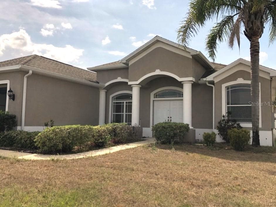 1737 CANOE DRIVE LUTZ, FL 33559