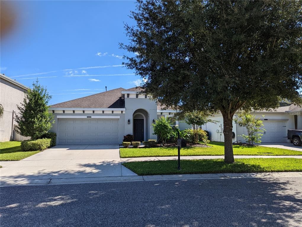 8228 SUNLIT HORIZON LANE LAND O LAKES, FL 34637