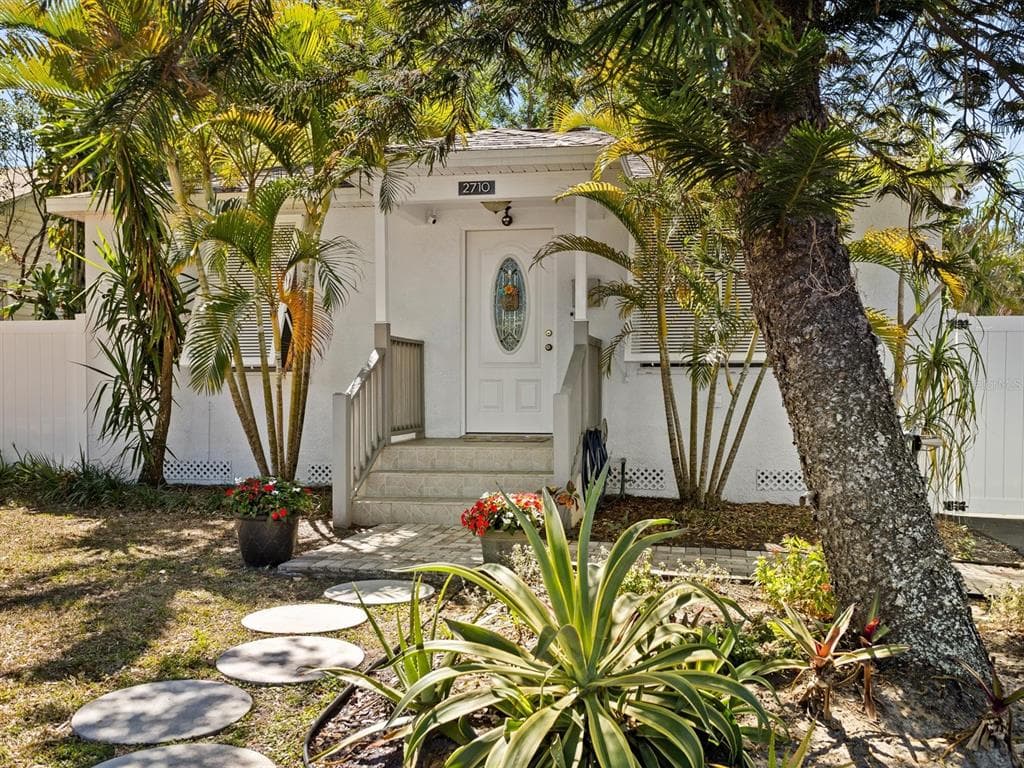 2710 16TH AVENUE N ST PETERSBURG, FL 33713