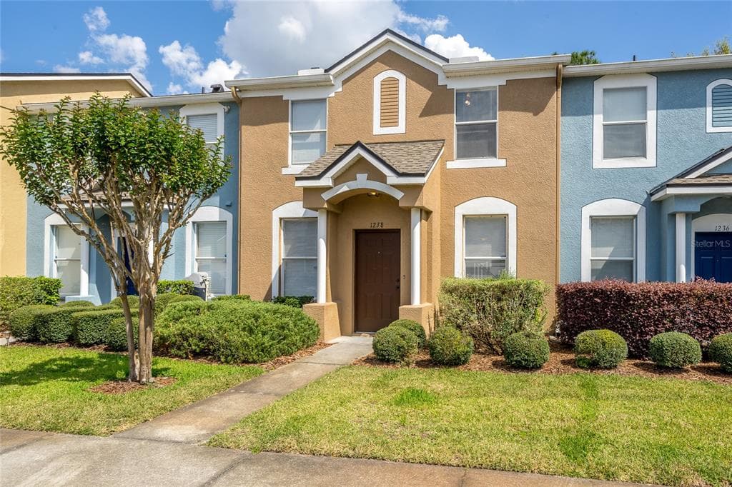 1238 BLENHEIM COURT WESLEY CHAPEL, FL 33543