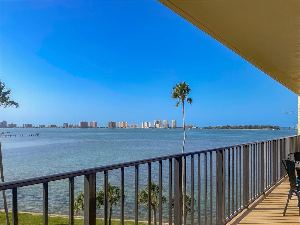 100 OAKMONT LANE UNIT 611 BELLEAIR, FL 33756