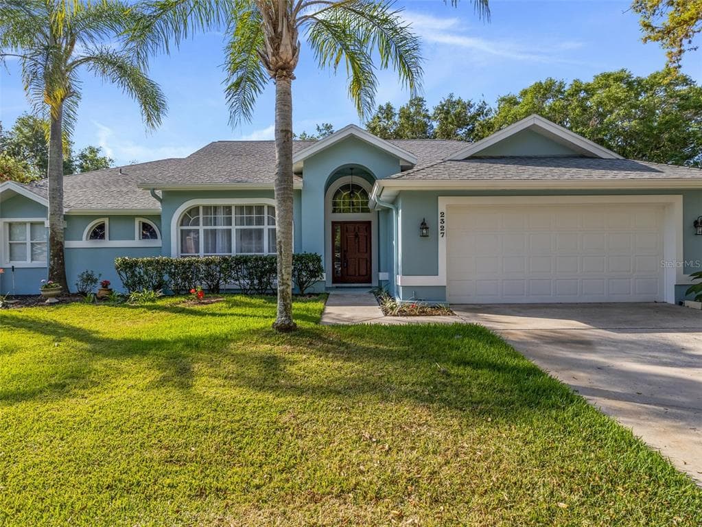 2327 EAGLE BLUFF DRIVE VALRICO, FL 33596