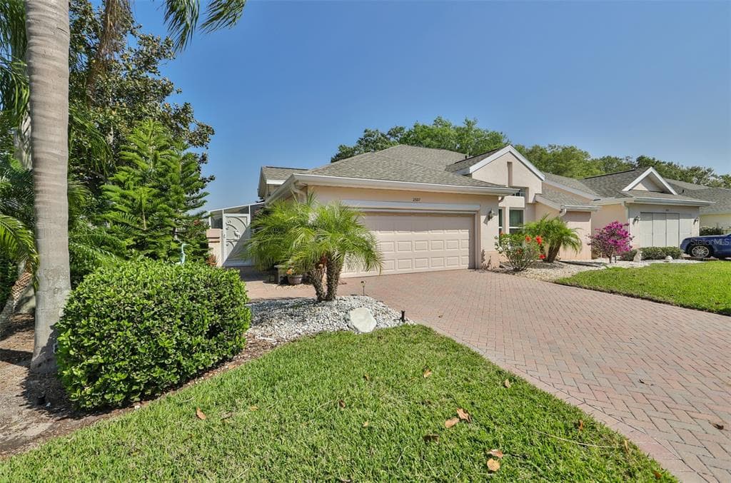 2327 MOONEY PLACE SUN CITY CENTER, FL 33573