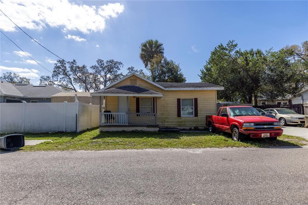 1703 MOBILE AVENUE TAMPA, FL 33610