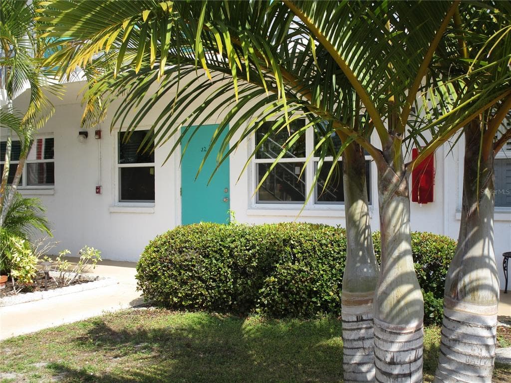 6055 21ST STREET N UNIT 2 ST PETERSBURG, FL 33714