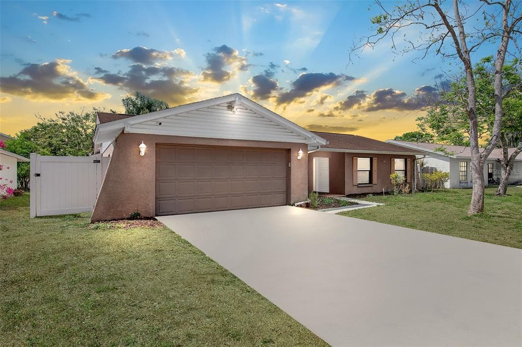 4015 ORANGEFIELD PLACE VALRICO, FL 33596