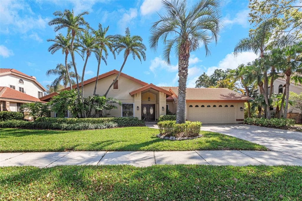 126 WOODCREEK DRIVE E