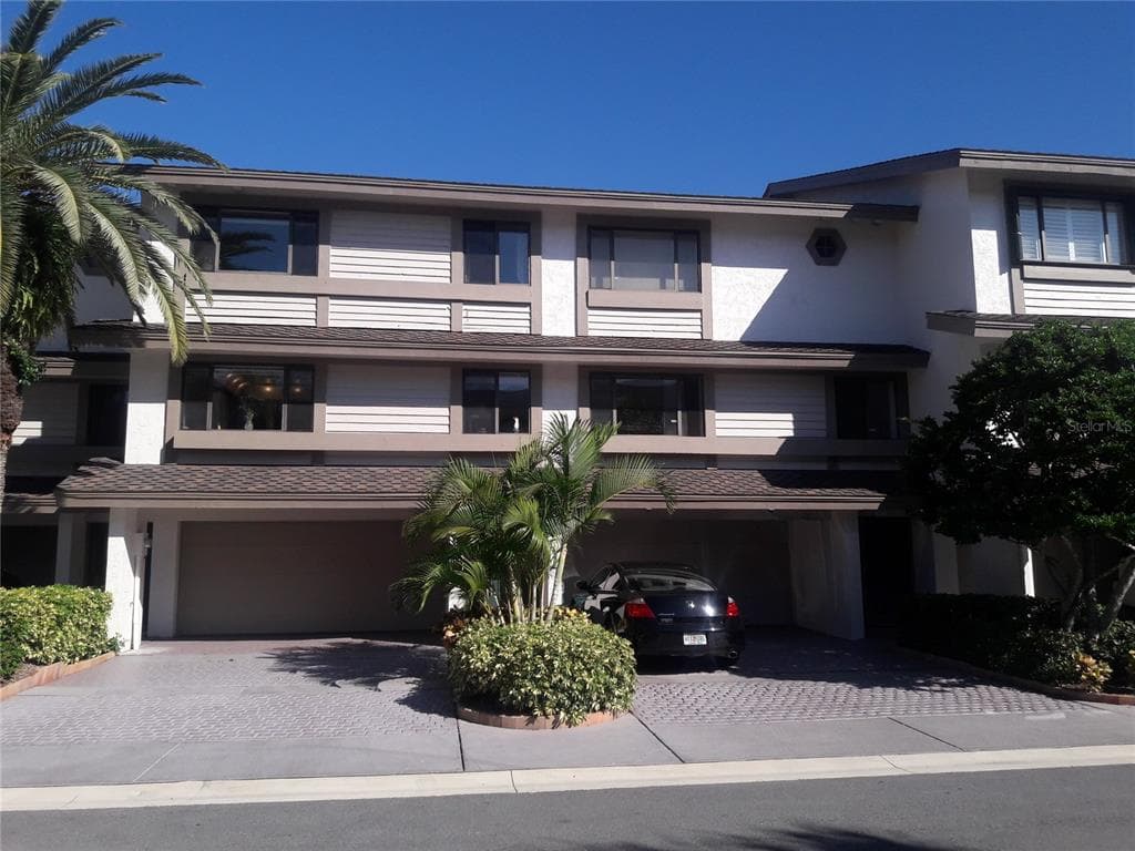 144 MARINA DEL REY COURT UNIT 144 CLEARWATER, FL 33767