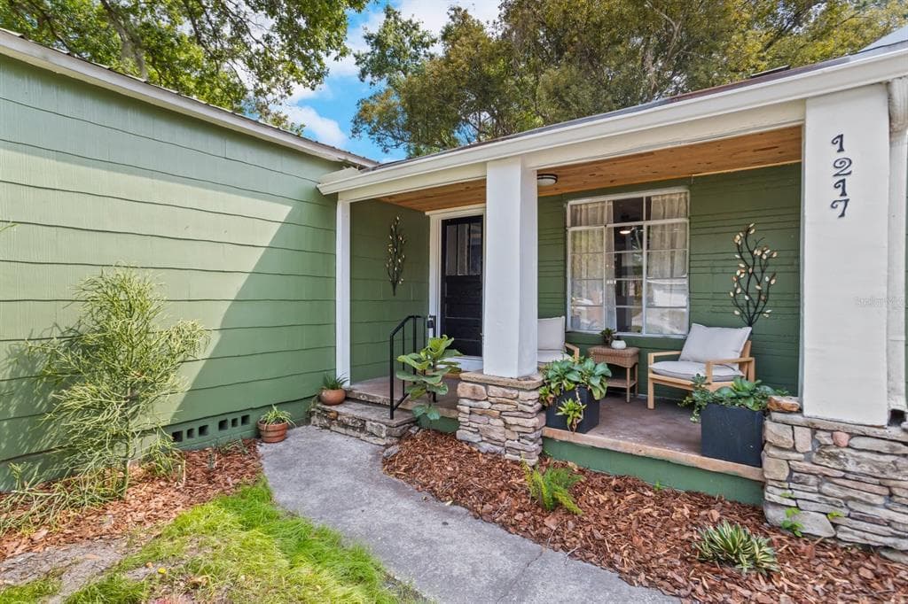 1217 E NORTH STREET TAMPA, FL 33604