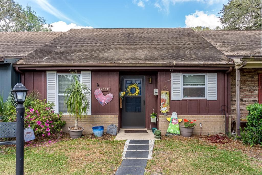 35097 WHISPERING OAKS BOULEVARD RIDGE MANOR, FL 33523