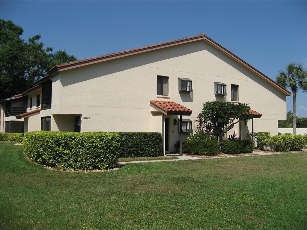 5699 GARDENS DRIVE