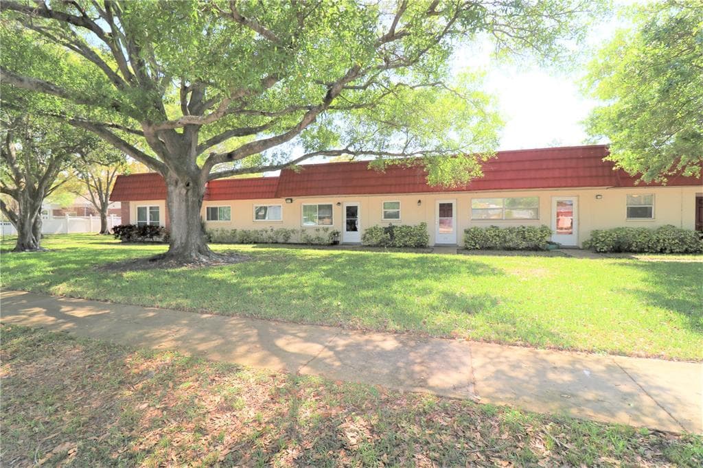 5870 38TH AVENUE N UNIT 39 ST PETERSBURG, FL 33710