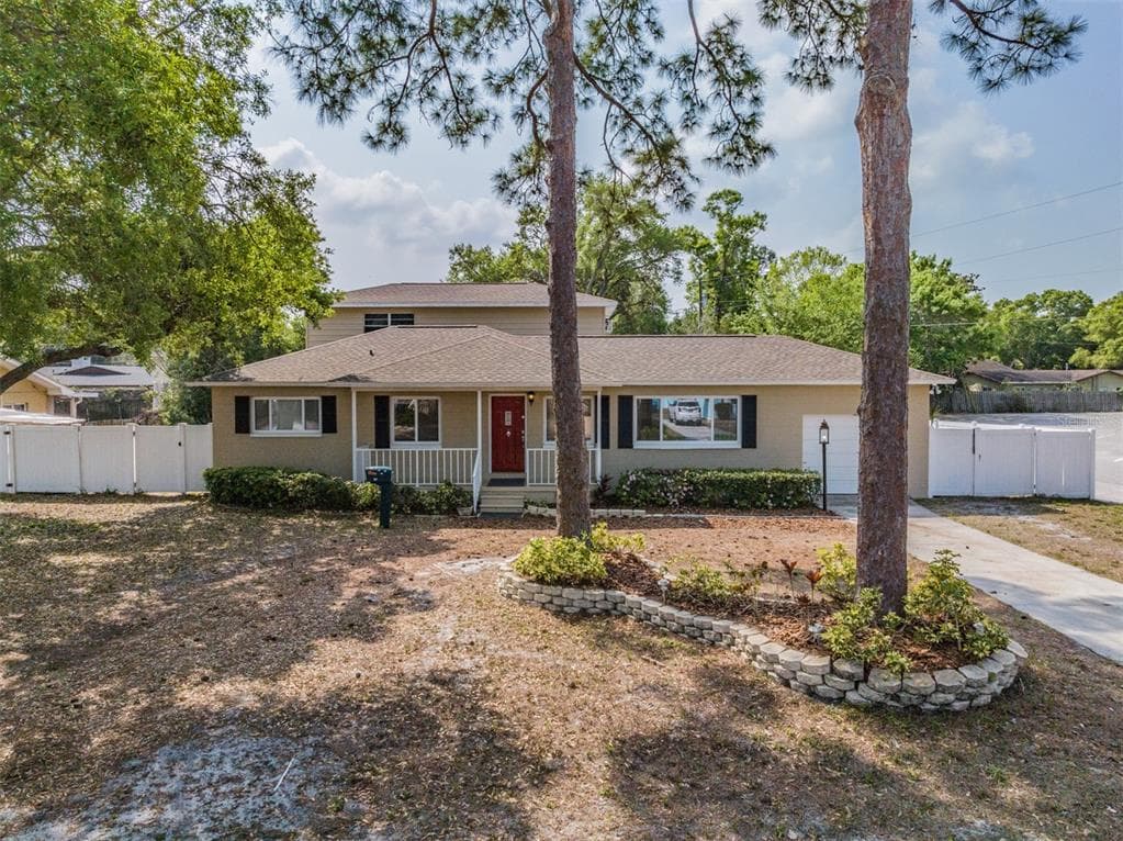 7880 COUNTRY CLUB ROAD N ST PETERSBURG, FL 33710