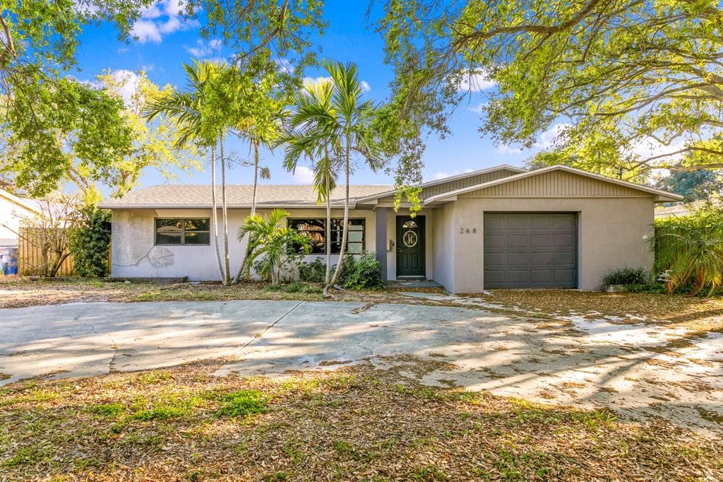 268 BELLEAIR DRIVE NE ST PETERSBURG, FL 33704