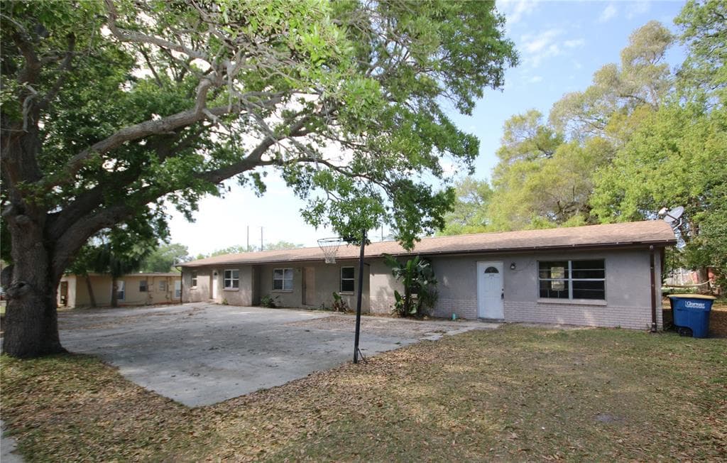 1370 PIERCE STREET CLEARWATER, FL 33756