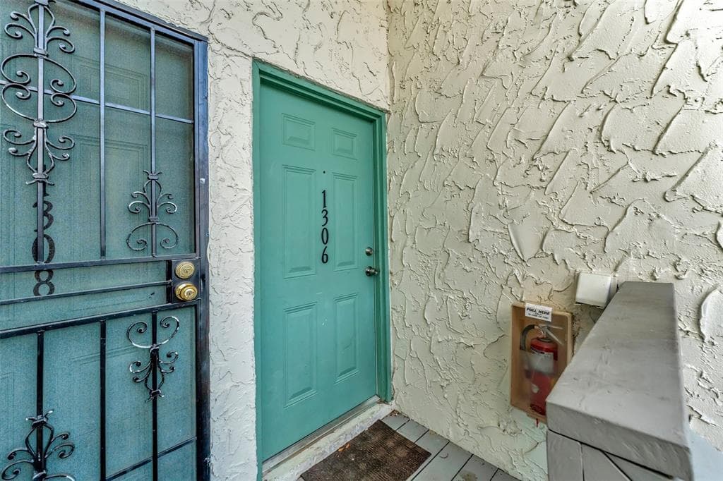 11538 7TH LANE N UNIT 1306 ST PETERSBURG, FL 33716
