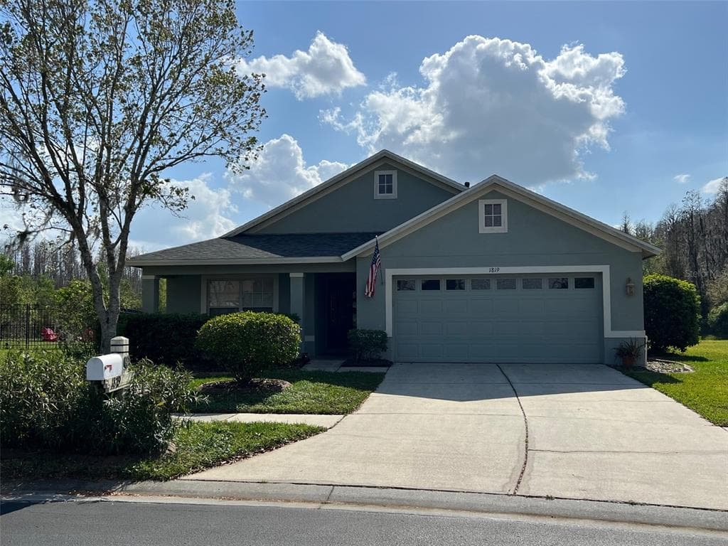 1819 LEYBOURNE LOOP WESLEY CHAPEL, FL 33543