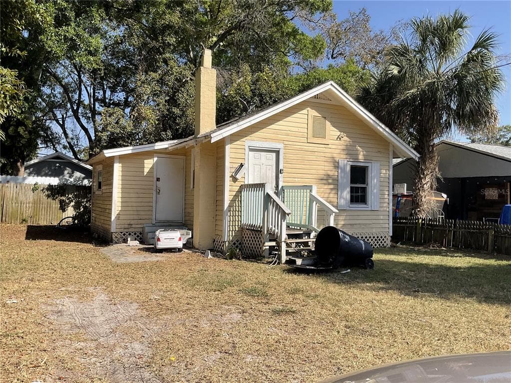 1760 39TH STREET S ST PETERSBURG, FL 33711