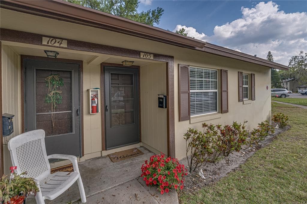 4215 E BAY DRIVE UNIT 105 CLEARWATER, FL 33764