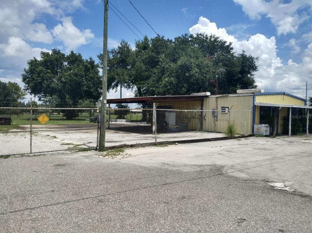 314 W BALL STREET