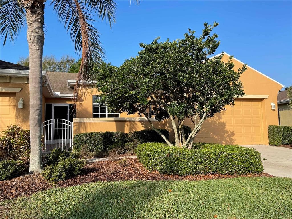 2222 SIFIELD GREENS WAY UNIT 24 SUN CITY CENTER, FL 33573