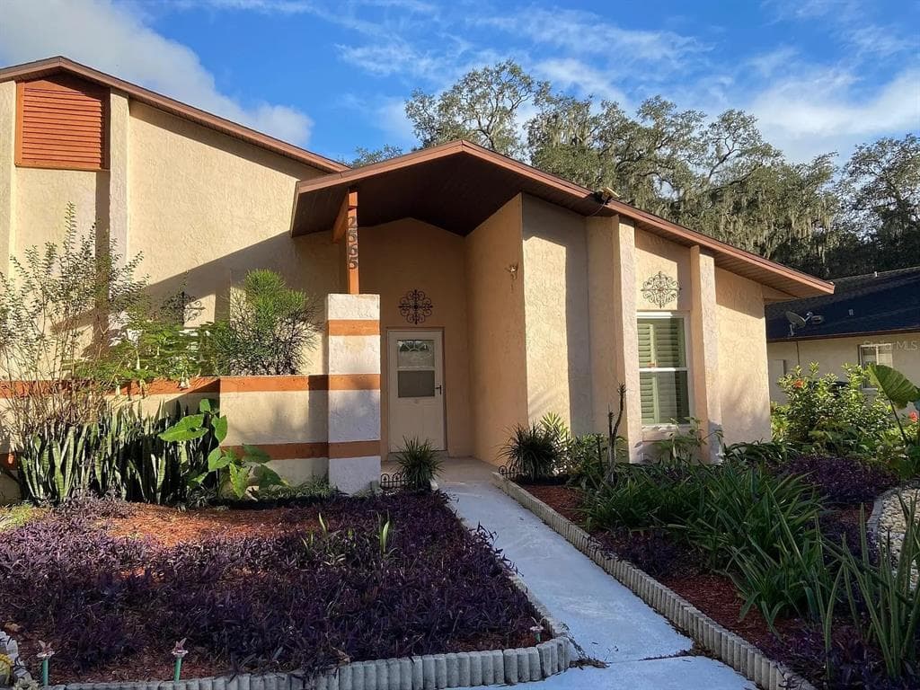 2565 RIVA COURT ORLANDO, FL 32817