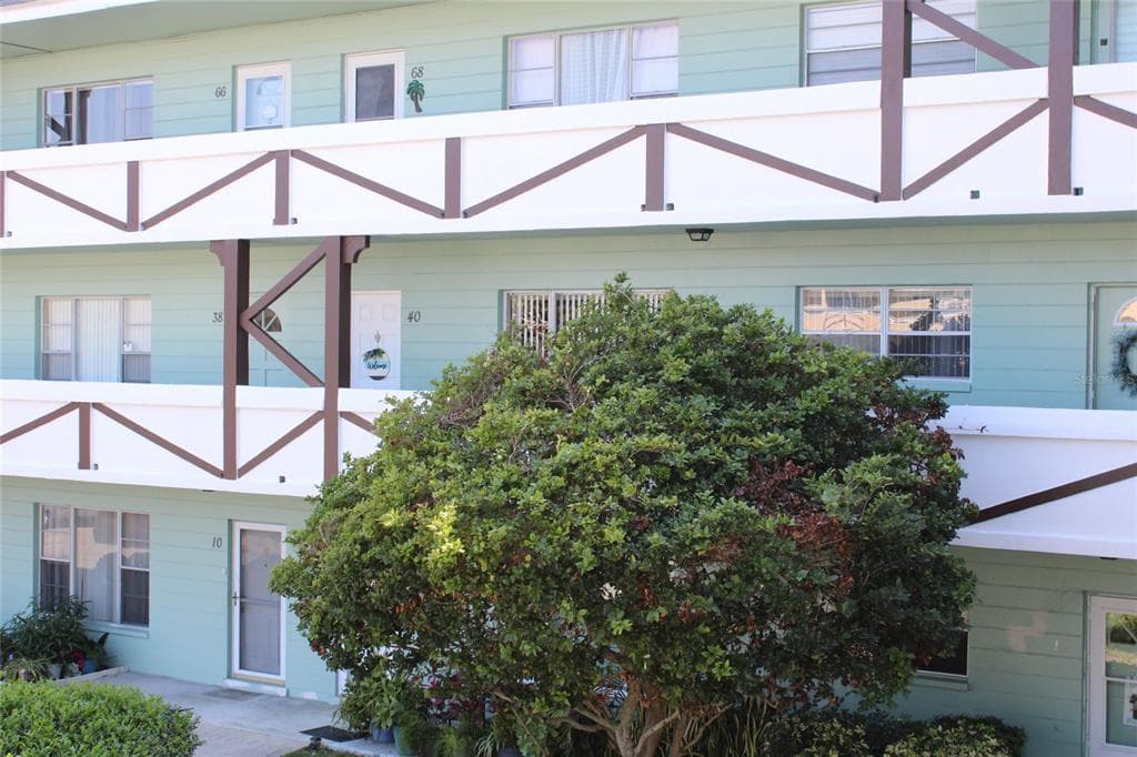 2042 AUSTRALIA WAY W UNIT 40 CLEARWATER, FL 33763