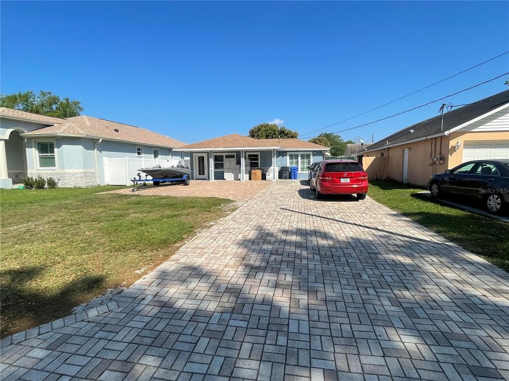 6913 BLOSSOM AVENUE TAMPA, FL 33614