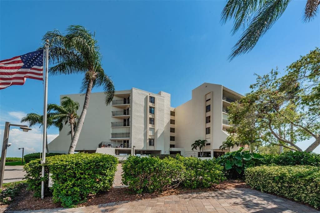 5700 ESCONDIDA BOULEVARD S UNIT 602 ST PETERSBURG, FL 33715