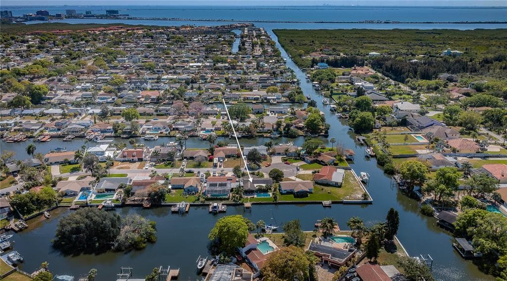 8717 TAHITI LANE TAMPA, FL 33615
