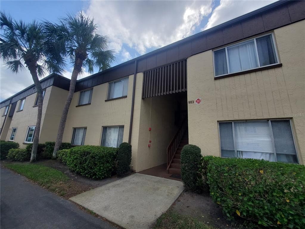 603 N KEENE ROAD UNIT P-12 CLEARWATER, FL 33755