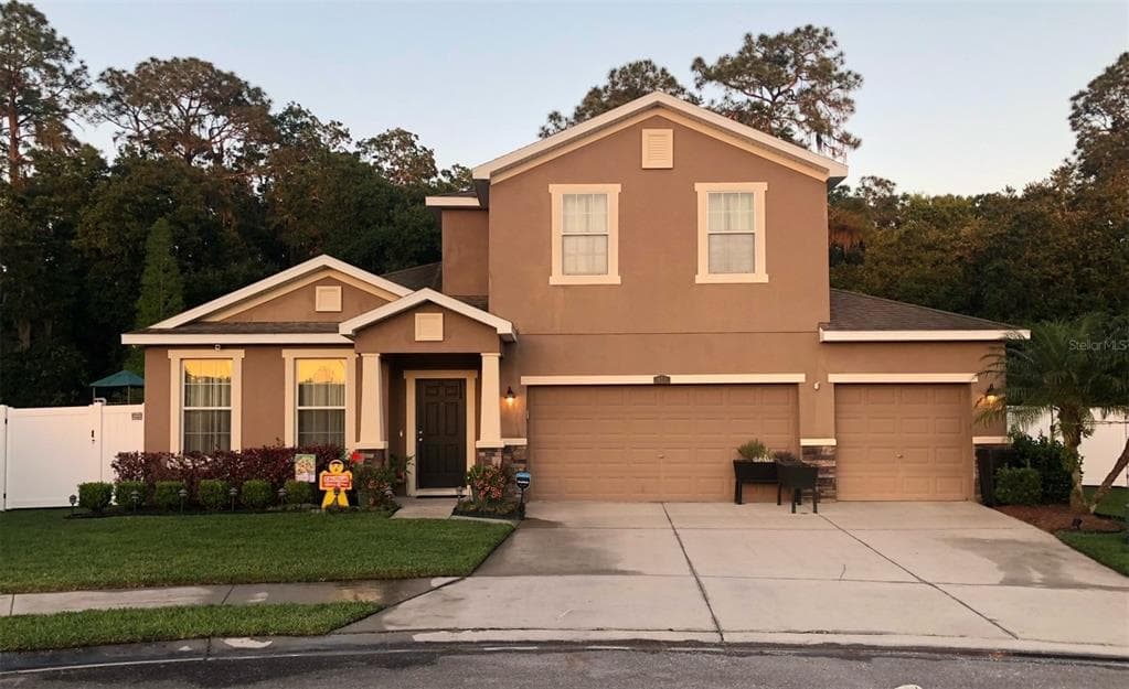 812 BRONZE BUSH COURT PLANT CITY, FL 33566