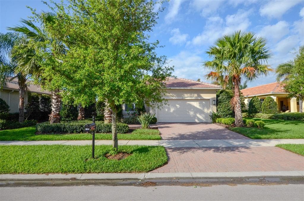 5014 STONE HARBOR CIRCLE WIMAUMA, FL 33598