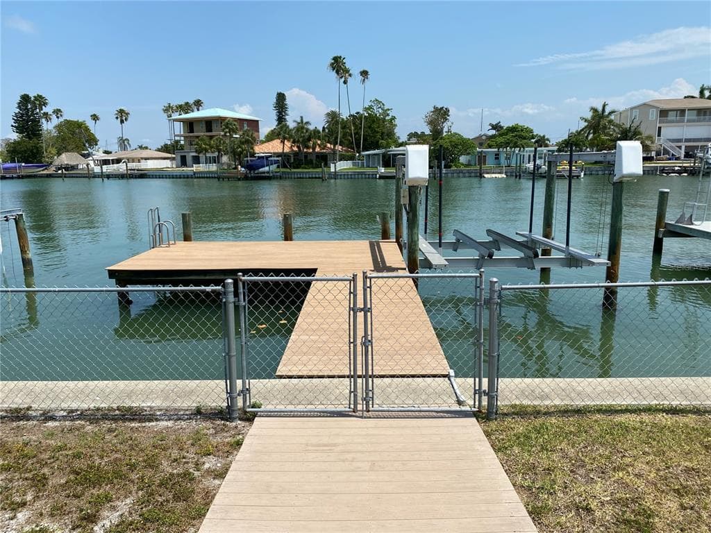521 S BAYSHORE DRIVE