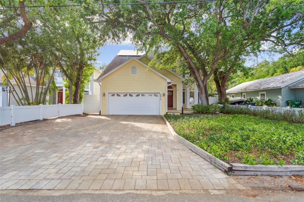 6015 S ELKINS AVENUE TAMPA, FL 33611