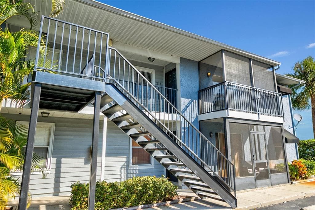 3711 W IOWA AVENUE UNIT 214 TAMPA, FL 33611