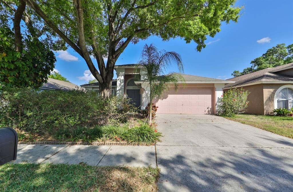 2010 THORNBUSH PLACE BRANDON, FL 33511