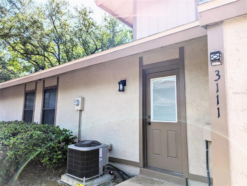 3111 CREEKGLEN COURT