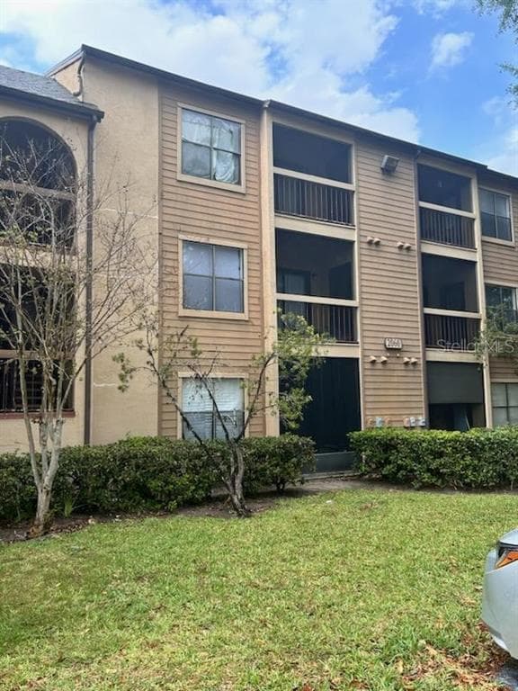 2060 CASCADES BOULEVARD UNIT 301 KISSIMMEE, FL 34741