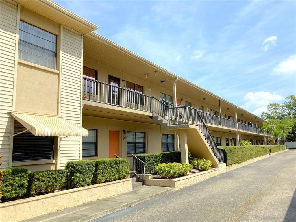5925 TERRACE PARK DRIVE N UNIT 210 ST PETERSBURG, FL 33709