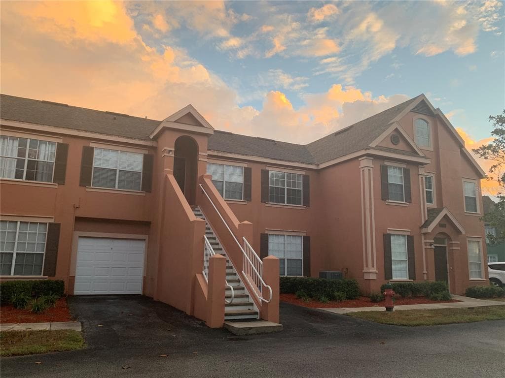 9248 LAKE CHASE ISLAND WAY UNIT 9248 TAMPA, FL 33626