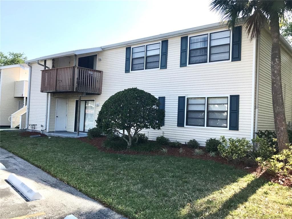128 CAMPHOR CIRCLE UNIT B OLDSMAR, FL 34677